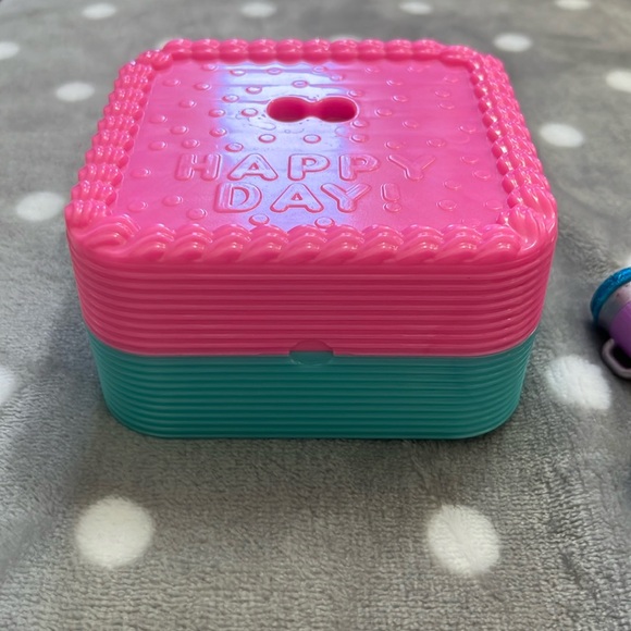 L.O.L Surprise Lot of Dolls, Pets and Accessories - Picture 15 of 17